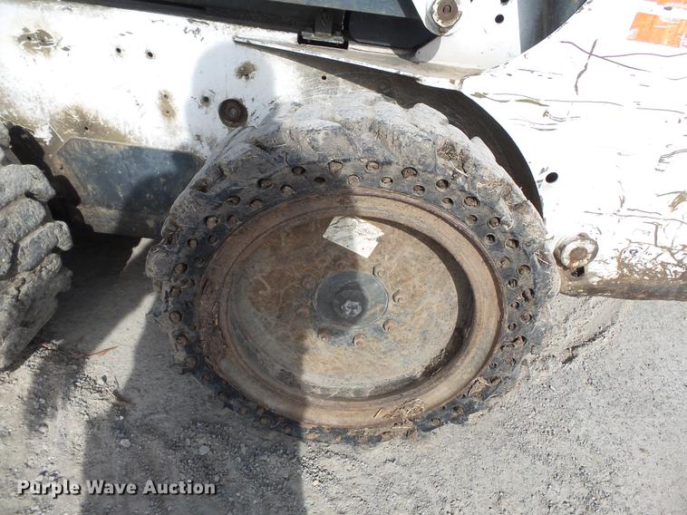 image for item DD2358 2005 Bobcat S185 skid steer