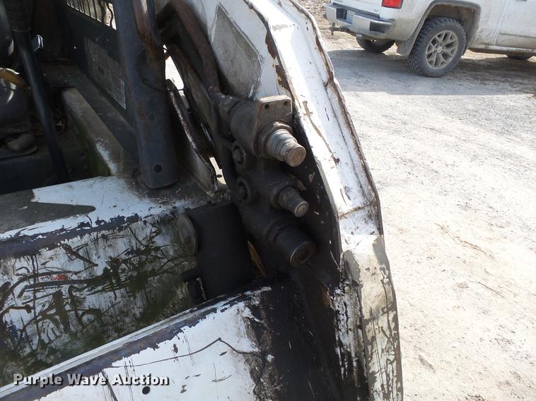 image for item DD2358 2005 Bobcat S185 skid steer