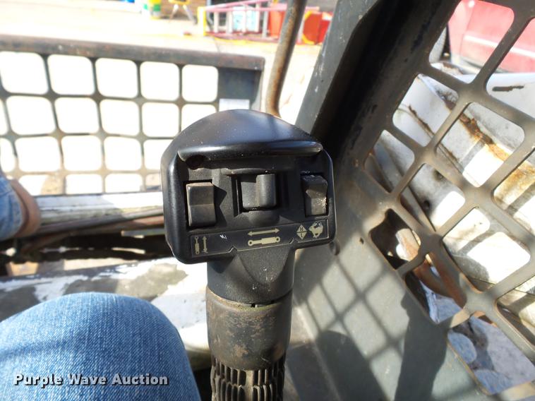 image for item DD2358 2005 Bobcat S185 skid steer