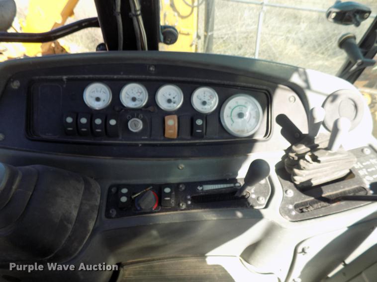image for item DD3584 2004 Caterpillar 420D backhoe