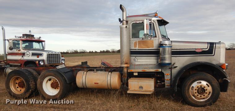 image for item DD3610 1996 Peterbilt 379 semi truck