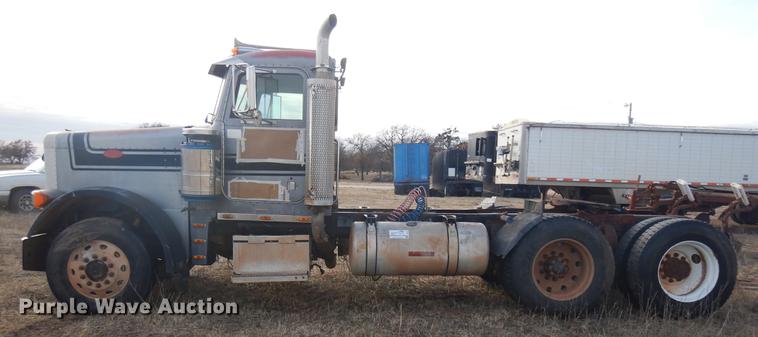 image for item DD3610 1996 Peterbilt 379 semi truck