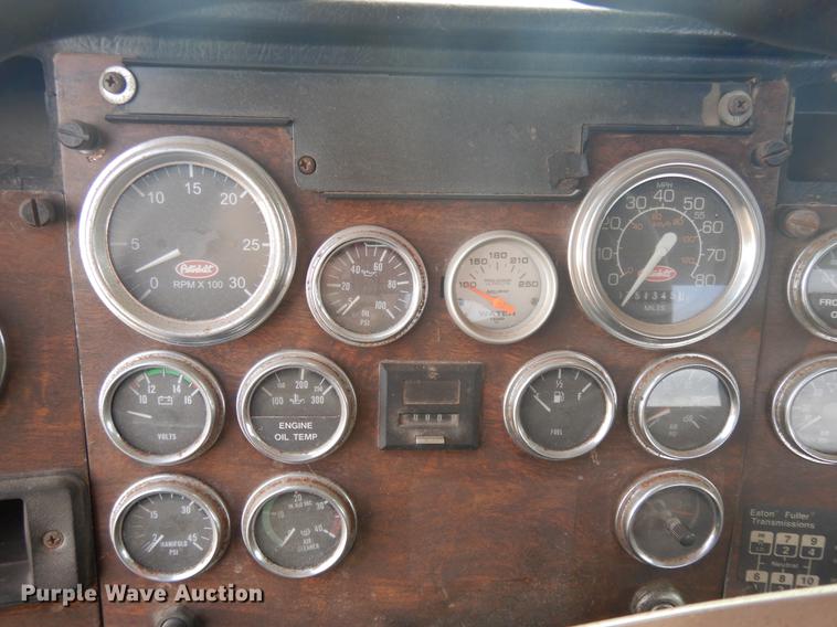 image for item DD3610 1996 Peterbilt 379 semi truck