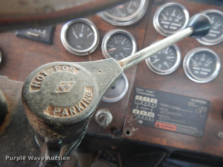 image for item DD3610 1996 Peterbilt 379 semi truck