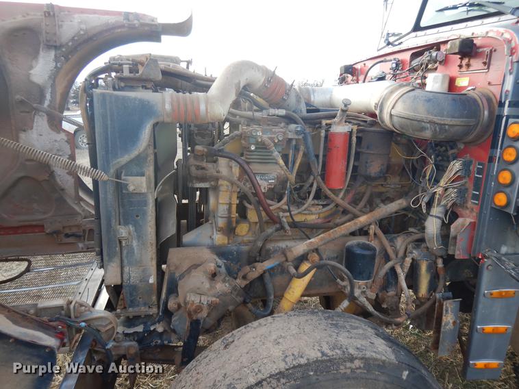 image for item DD3610 1996 Peterbilt 379 semi truck