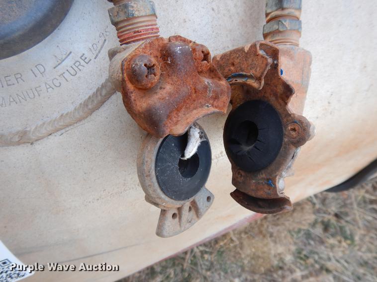 image for item DD3610 1996 Peterbilt 379 semi truck