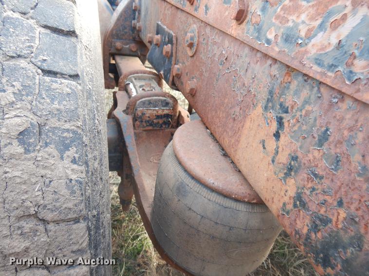 image for item DD3610 1996 Peterbilt 379 semi truck