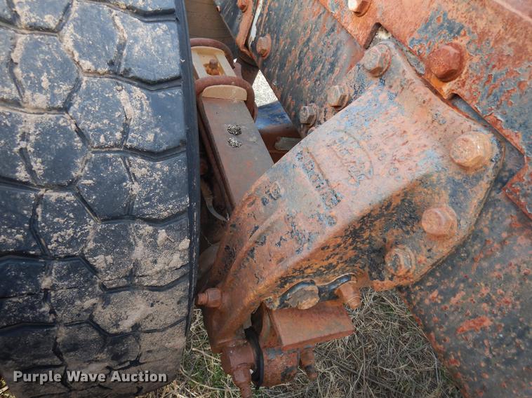 image for item DD3610 1996 Peterbilt 379 semi truck