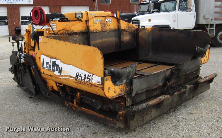 image for item DD4437 2006 LeeBoy 8515 paver