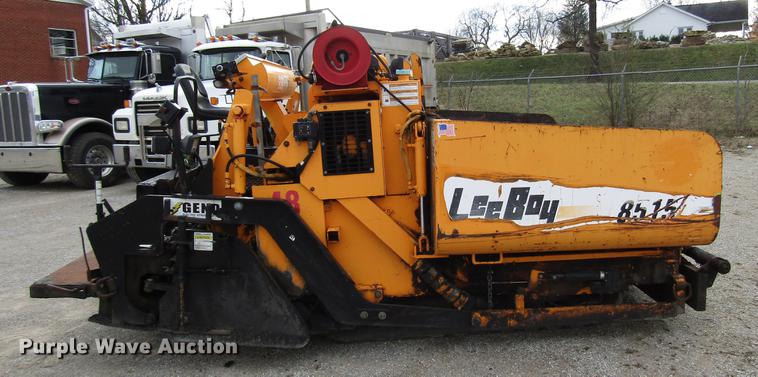 image for item DD4437 2006 LeeBoy 8515 paver