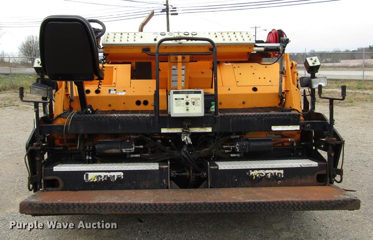 image for item DD4437 2006 LeeBoy 8515 paver