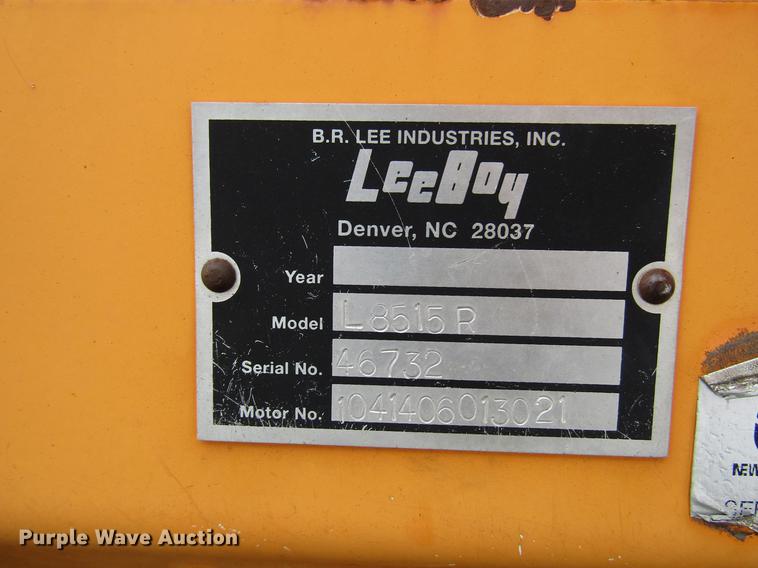 image for item DD4437 2006 LeeBoy 8515 paver
