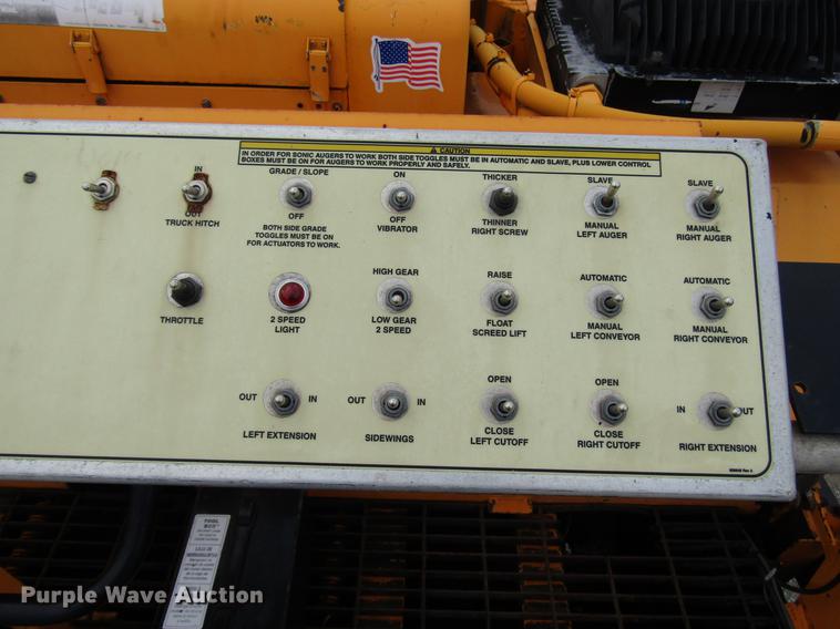 image for item DD4437 2006 LeeBoy 8515 paver