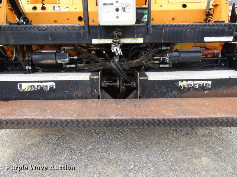 image for item DD4437 2006 LeeBoy 8515 paver