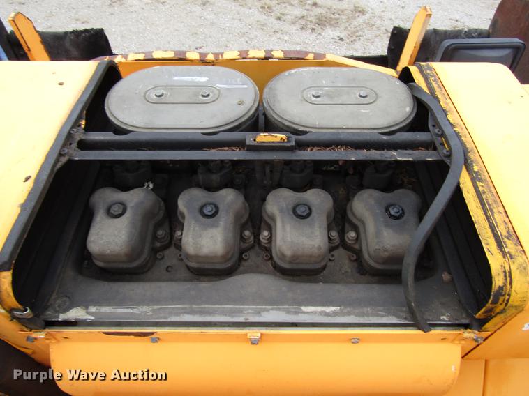 image for item DD4437 2006 LeeBoy 8515 paver