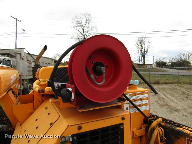 image for item DD4437 2006 LeeBoy 8515 paver