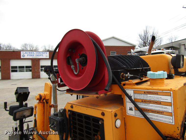 image for item DD4437 2006 LeeBoy 8515 paver