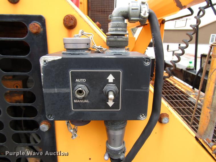 image for item DD4437 2006 LeeBoy 8515 paver