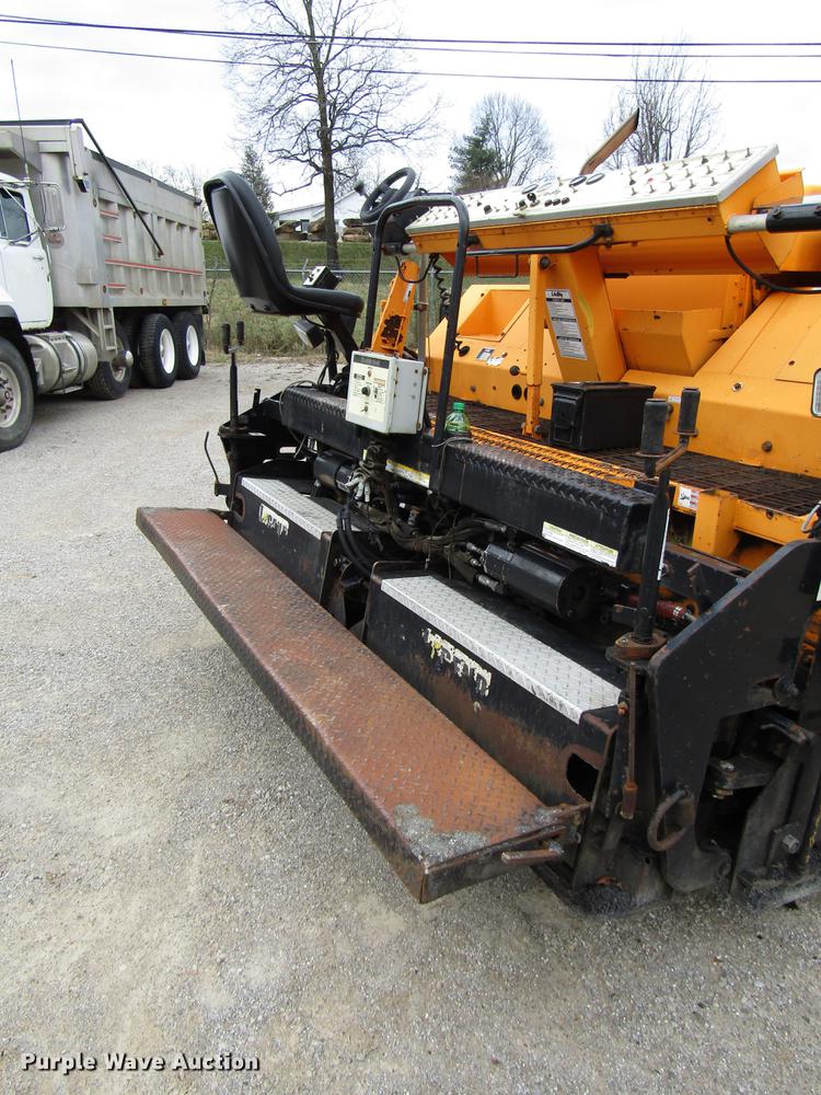 image for item DD4437 2006 LeeBoy 8515 paver