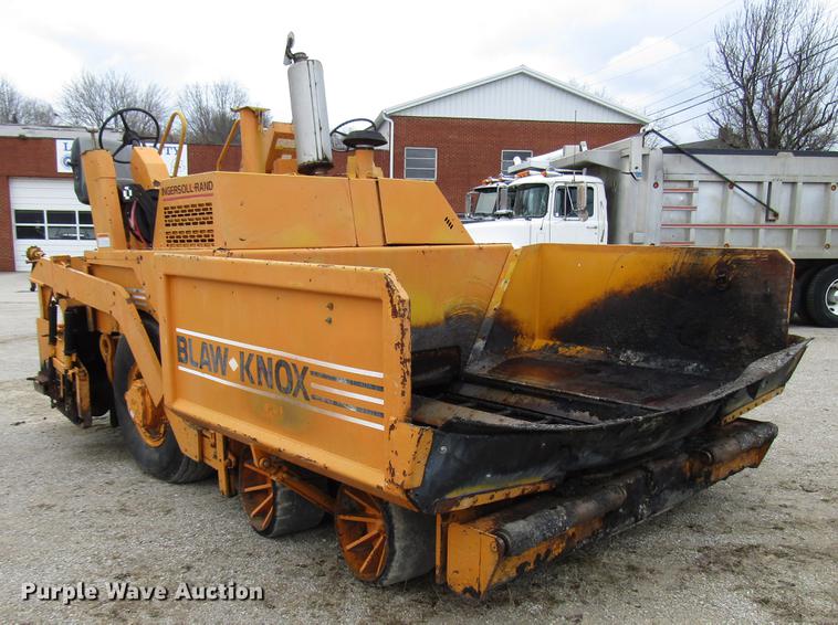 image for item DD4439 2000 Blaw Knox 161 paver