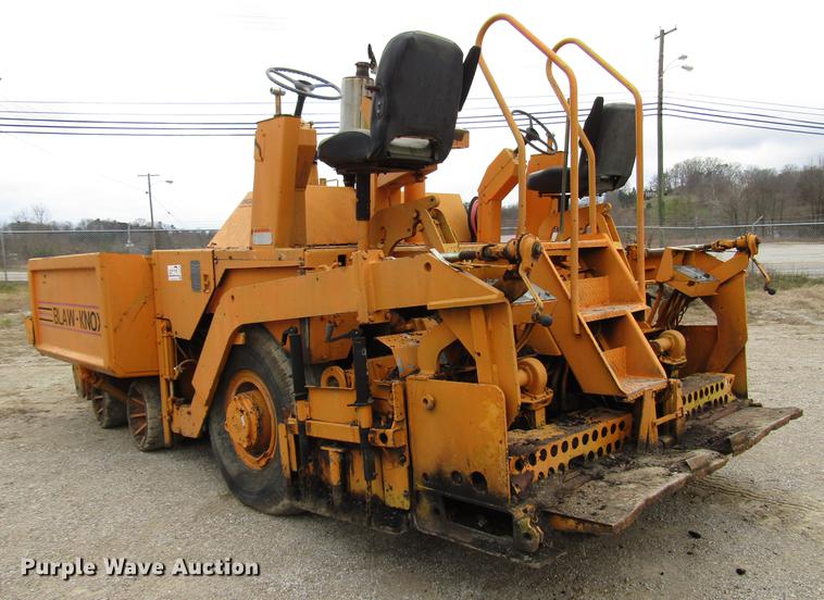 image for item DD4439 2000 Blaw Knox 161 paver