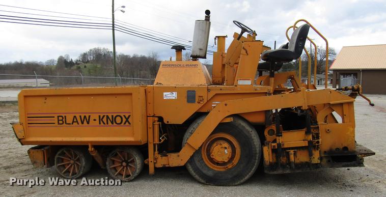 image for item DD4439 2000 Blaw Knox 161 paver