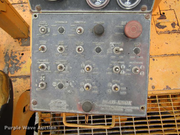 image for item DD4439 2000 Blaw Knox 161 paver