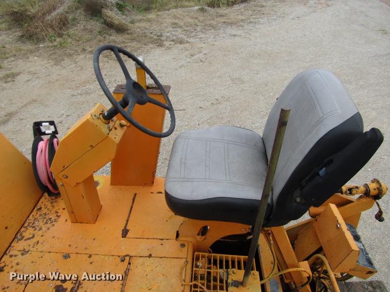 image for item DD4439 2000 Blaw Knox 161 paver