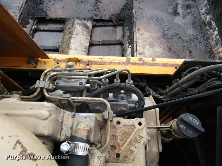 image for item DD4439 2000 Blaw Knox 161 paver