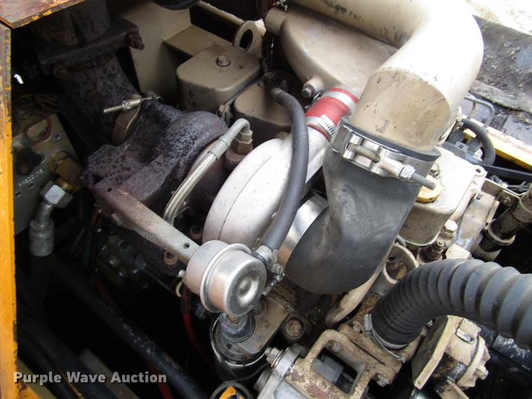 image for item DD4439 2000 Blaw Knox 161 paver