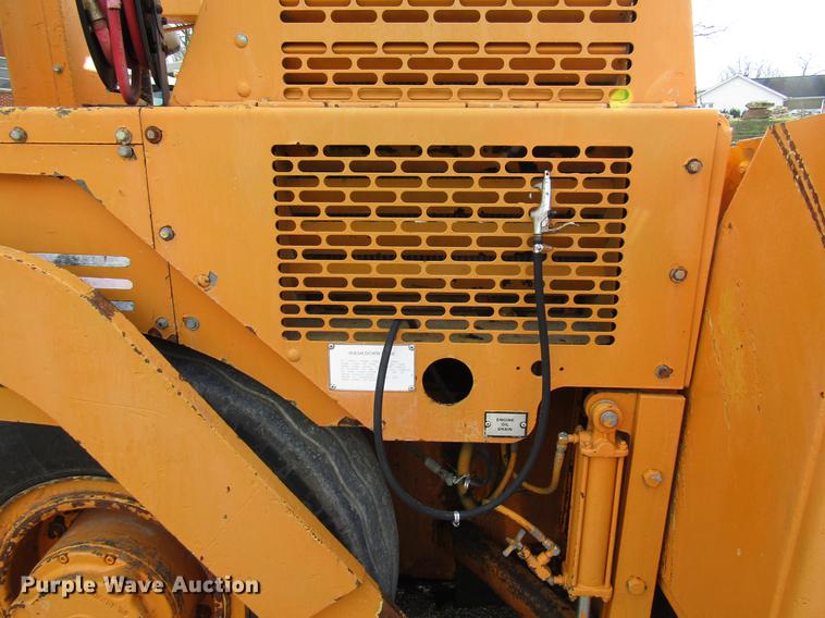 image for item DD4439 2000 Blaw Knox 161 paver