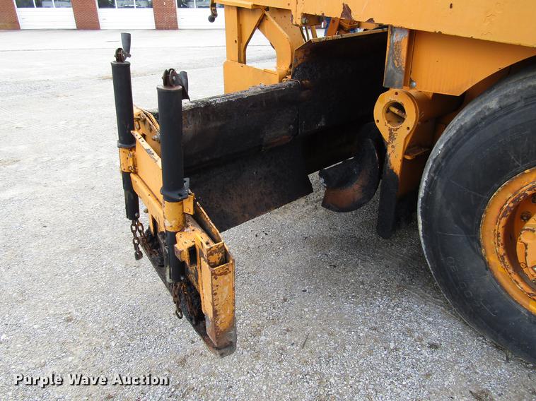 image for item DD4439 2000 Blaw Knox 161 paver