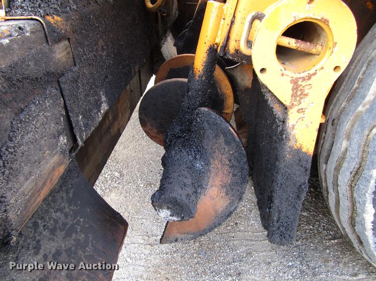 image for item DD4439 2000 Blaw Knox 161 paver