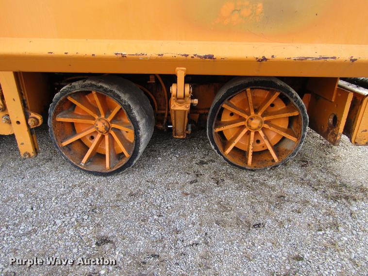 image for item DD4439 2000 Blaw Knox 161 paver