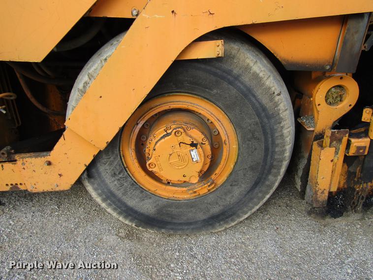 image for item DD4439 2000 Blaw Knox 161 paver