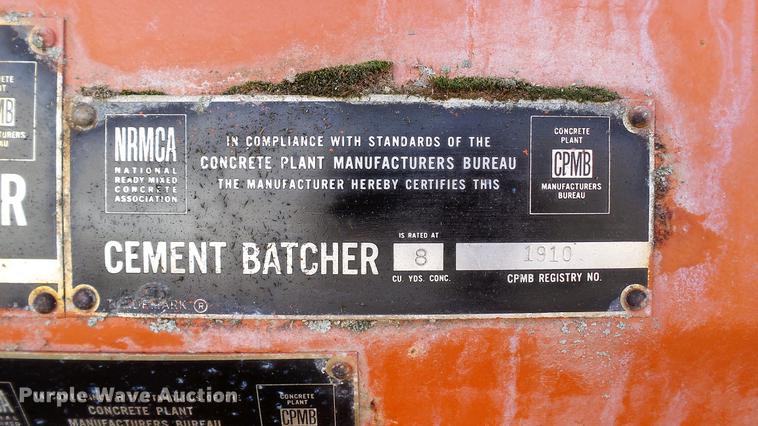 image for item DE4930 1973 Ross 250-8 Mobiliner Central Mix concrete plant