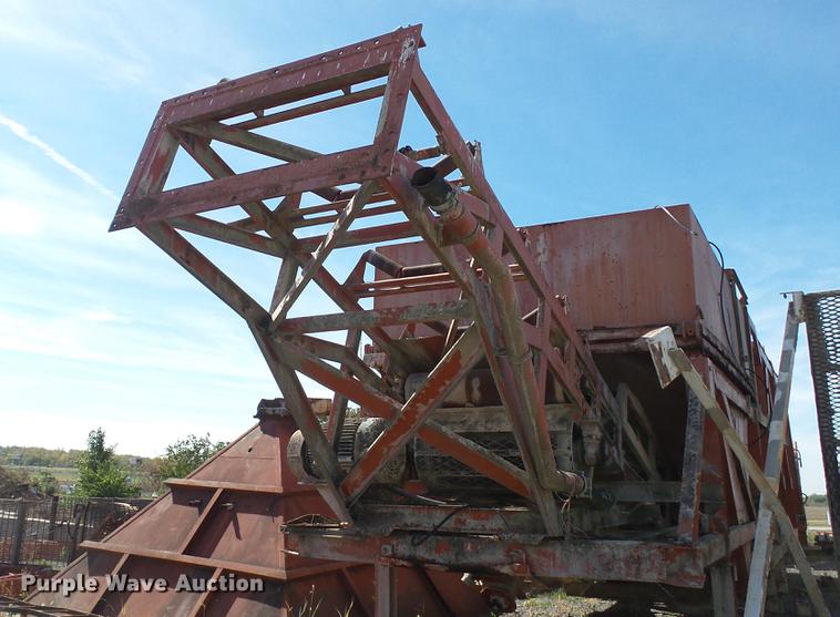 image for item DE4930 1973 Ross 250-8 Mobiliner Central Mix concrete plant