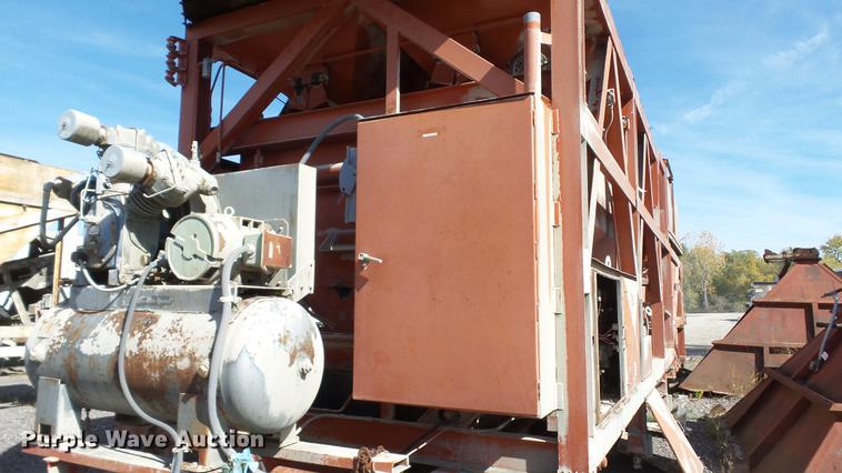 image for item DE4930 1973 Ross 250-8 Mobiliner Central Mix concrete plant