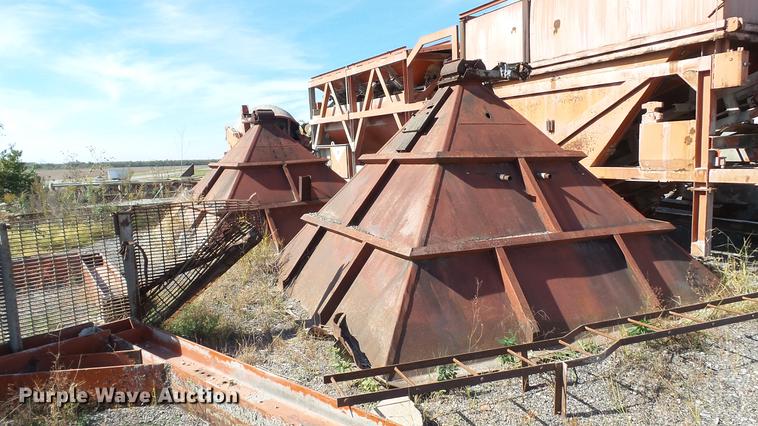 image for item DE4930 1973 Ross 250-8 Mobiliner Central Mix concrete plant