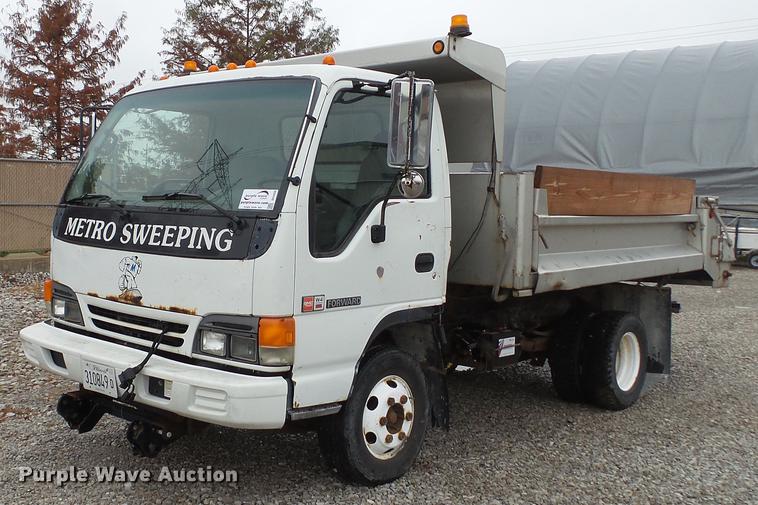 image for item DE4950 2002 Isuzu NPC7SC dump truck