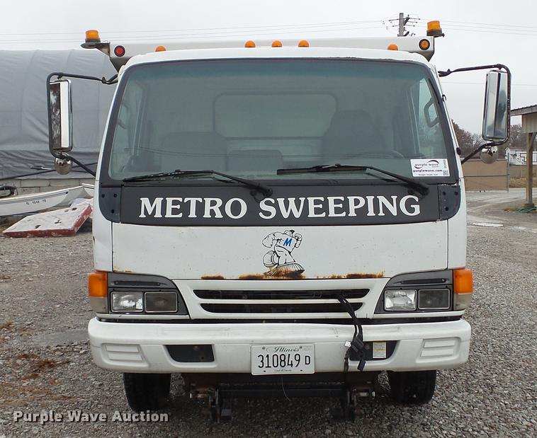 image for item DE4950 2002 Isuzu NPC7SC dump truck