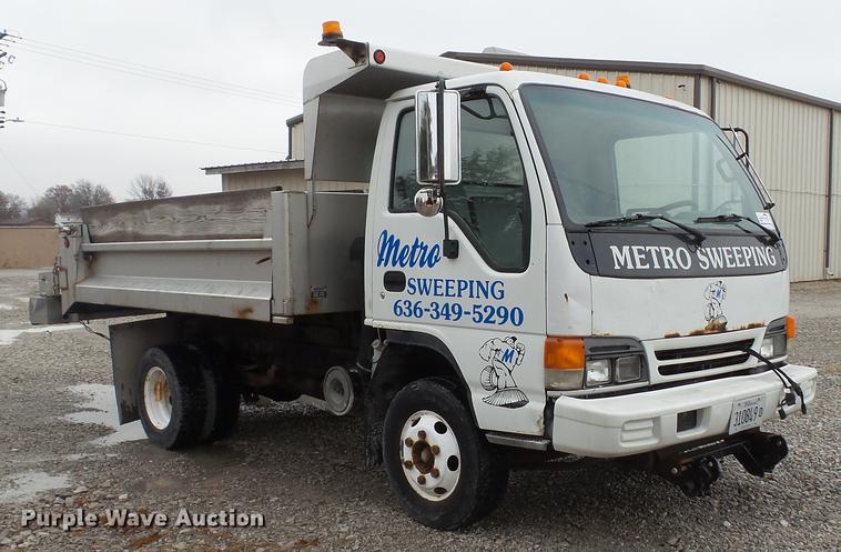 image for item DE4950 2002 Isuzu NPC7SC dump truck