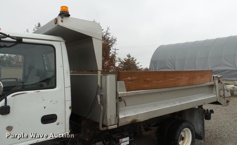 image for item DE4950 2002 Isuzu NPC7SC dump truck