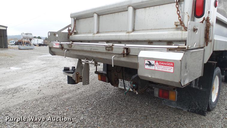 image for item DE4950 2002 Isuzu NPC7SC dump truck