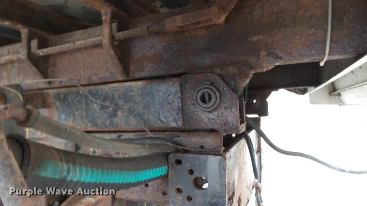 image for item DE4950 2002 Isuzu NPC7SC dump truck