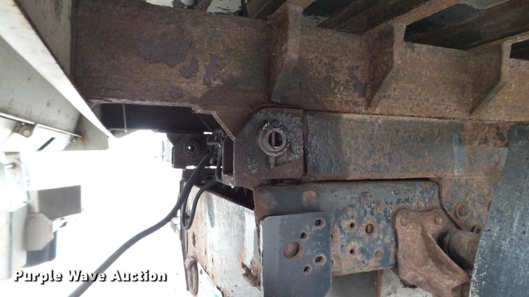 image for item DE4950 2002 Isuzu NPC7SC dump truck