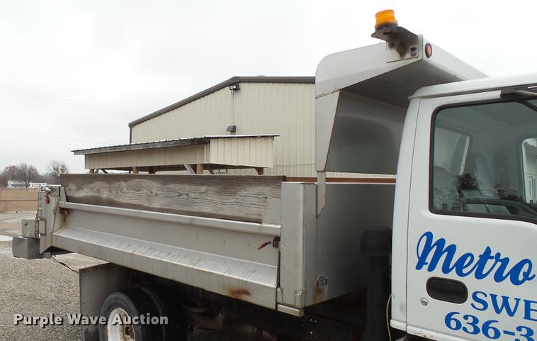 image for item DE4950 2002 Isuzu NPC7SC dump truck