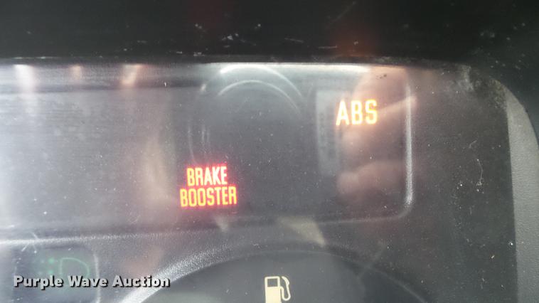 image for item DE4950 2002 Isuzu NPC7SC dump truck