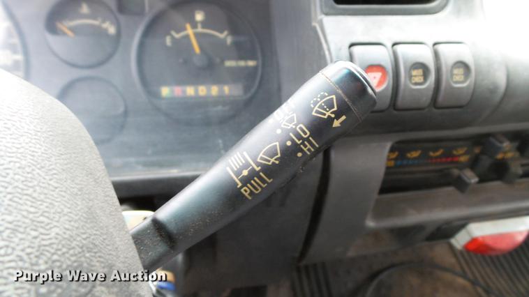 image for item DE4950 2002 Isuzu NPC7SC dump truck