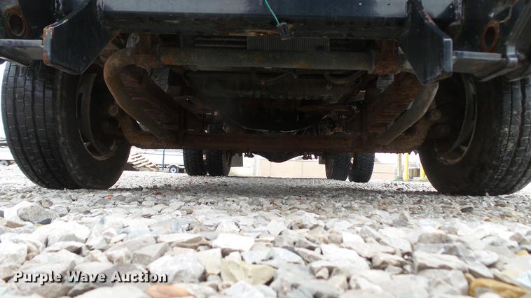 image for item DE4950 2002 Isuzu NPC7SC dump truck